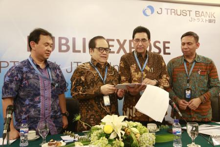 J Trust Bank held Public Expose Q III/2017