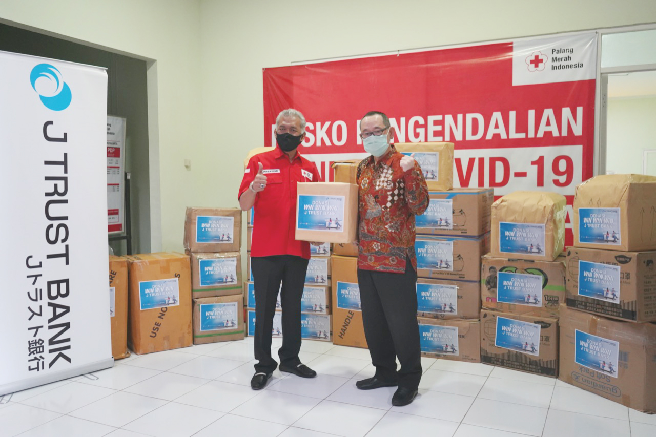 Donasi Program Win-Win-Win J Trust Bank ke PMI Yogyakarta