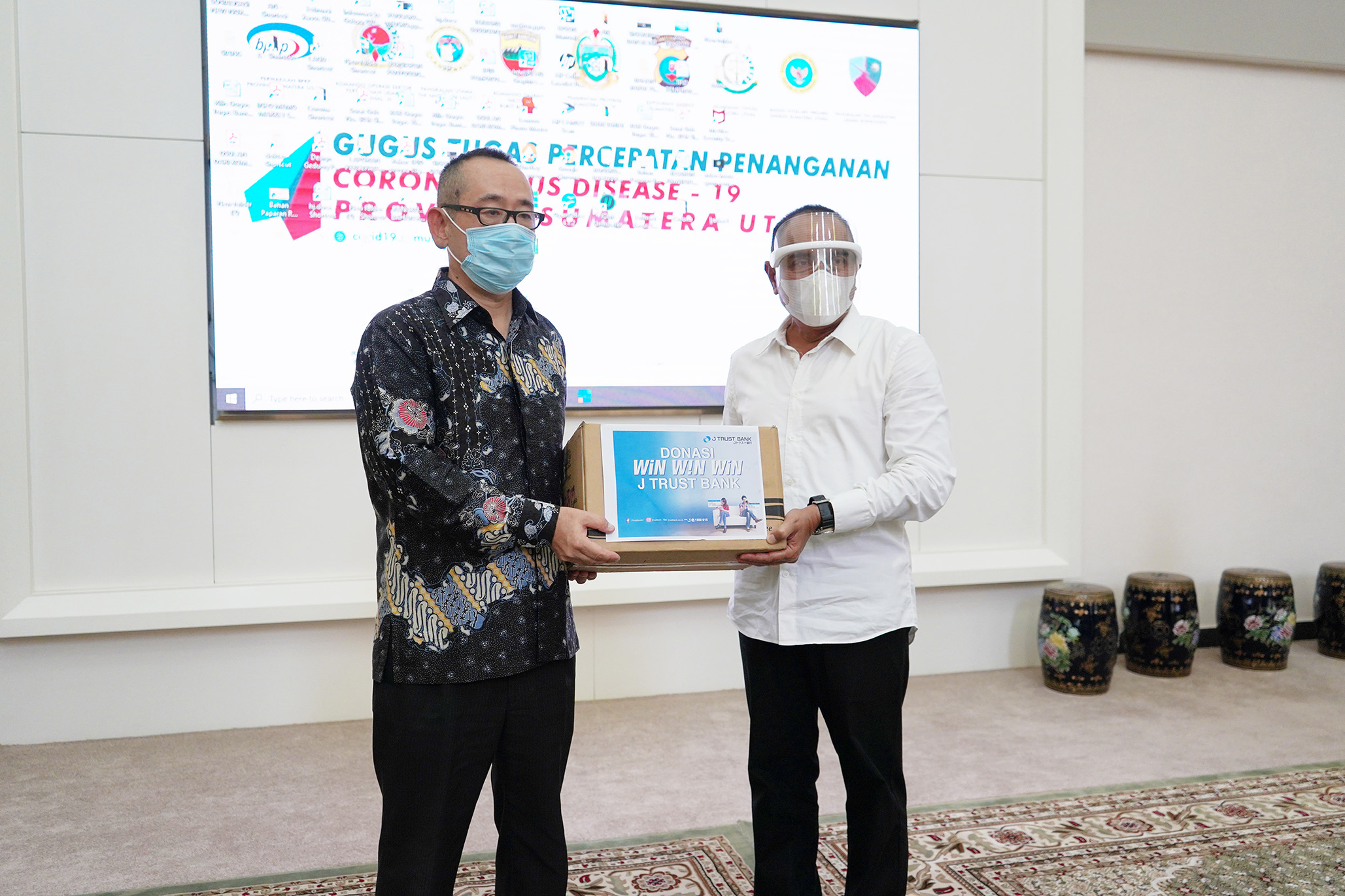 Donasi Program Win-Win-Win J Trust Bank ke Pemprov Sumatera Utara