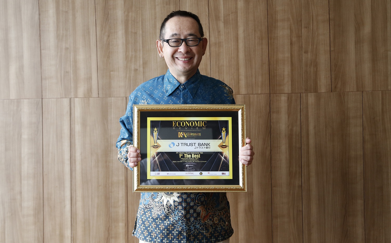 J Trust Bank Raih Peringkat 1 Penghargaan ICCA sebagai The Best Informative Website 2021