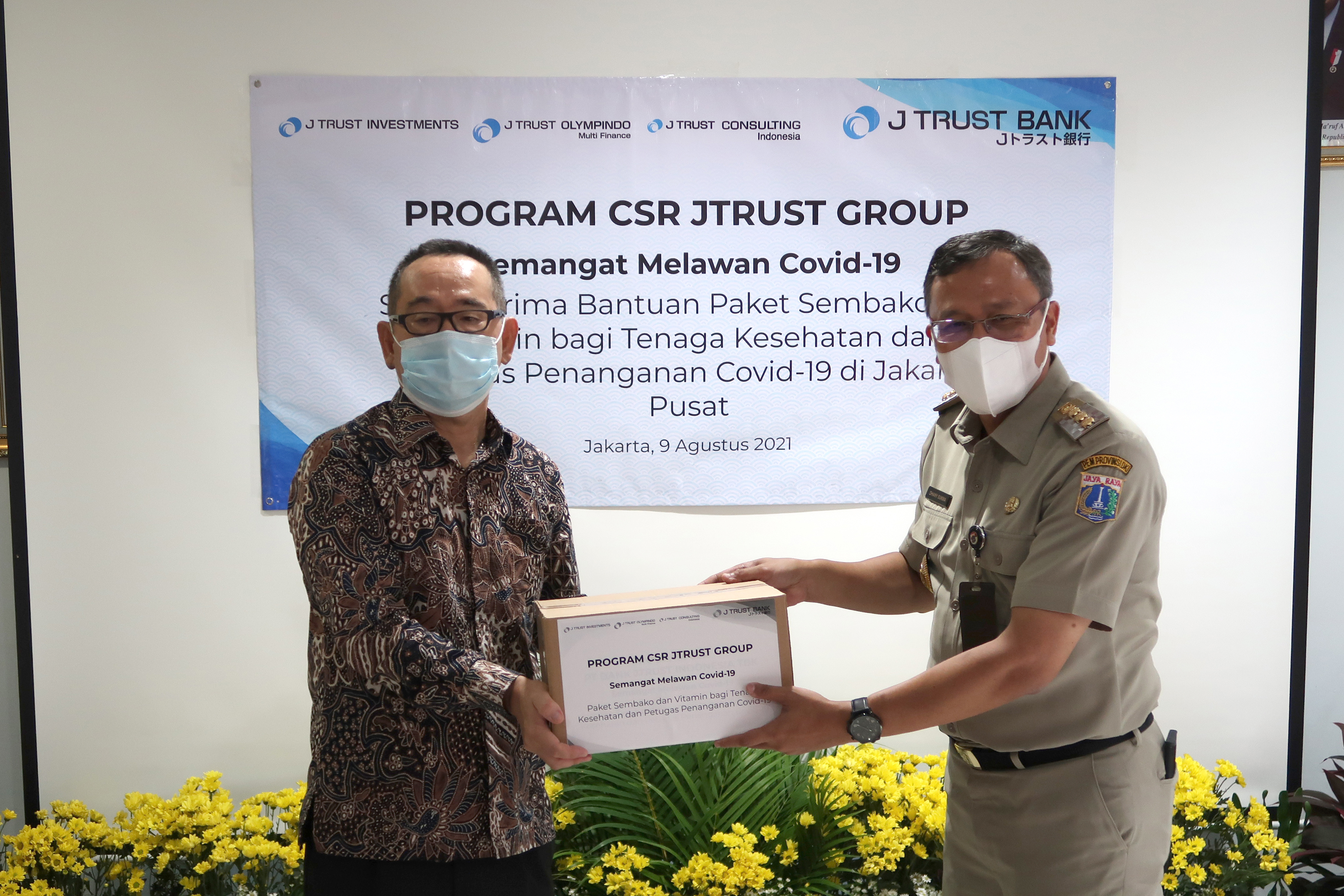 J Trust Group Supports Government Against Pandemic Covid-19 by Distribute 400 Packages of Basic Necessities and Vitamins