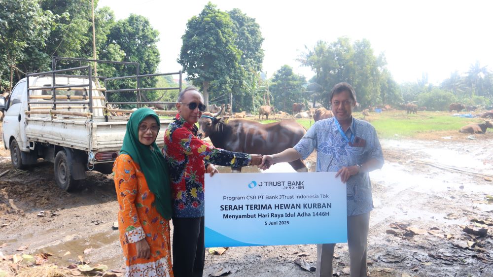 Rayakan Idul Adha 1446 H, J Trust Bank Serahkan Hewan Kurban sebagai Wujud Kepedulian Sosial