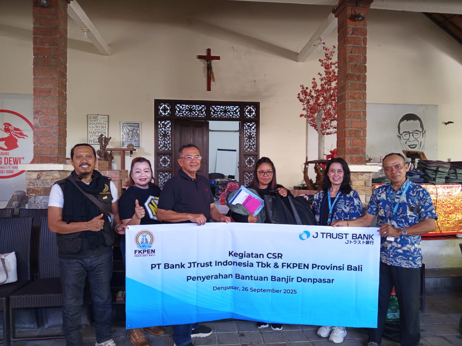 J Trust Bank Berikan Bantuan bagi Penyintas Bencana Banjir di Denpasar