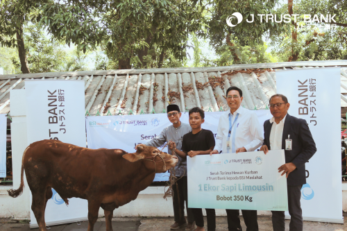 J Trust Bank Melakukan Kegiatan CSR - Inisiatif Qurban Untuk Pemberdayaan Masyarakat